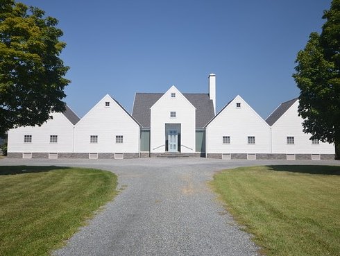 contemporary farmhouse
